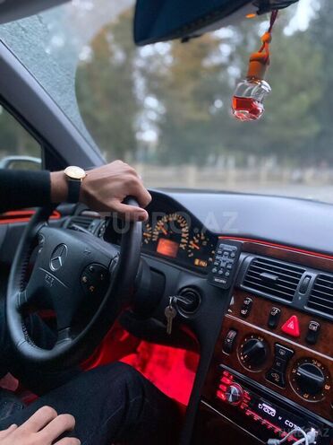 Mercedes E 240 2000, 250,000 km - 2.4 l - Şirvan