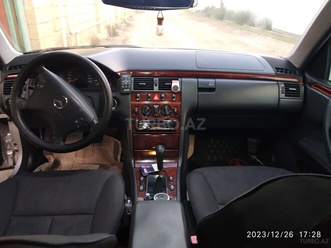Mercedes E 240 2000, 250,000 km - 2.4 l - Şirvan