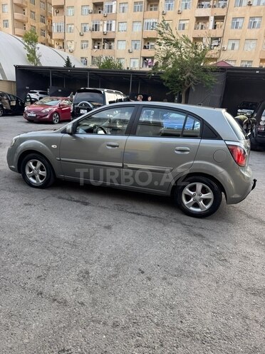 Kia Rio 2010, 420,000 km - 1.4 l - Bakı