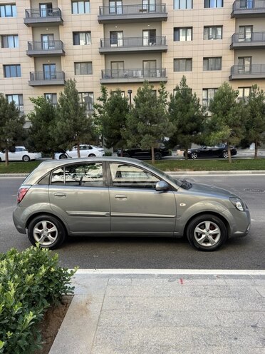 Kia Rio 2010, 420,000 km - 1.4 l - Bakı