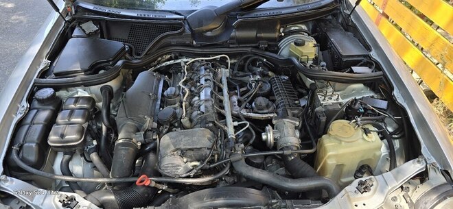 Mercedes E 270 2001, 702,957 km - 2.7 l - Bakı