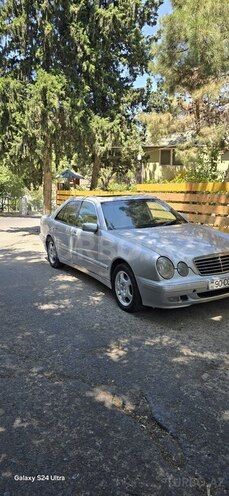 Mercedes E 270 2001, 702,957 km - 2.7 l - Bakı