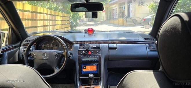 Mercedes E 270 2001, 702,957 km - 2.7 l - Bakı
