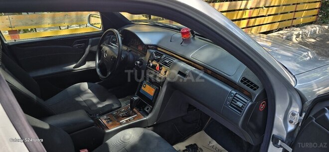 Mercedes E 270 2001, 702,957 km - 2.7 l - Bakı