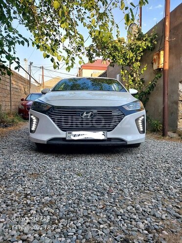 Hyundai IONIQ-1
