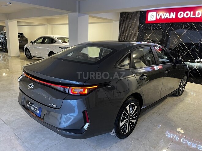 Changan Qiyuan A05-4