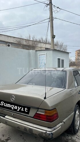 Mercedes E 260 1986, 420,000 km - 2.6 l - Sumqayıt