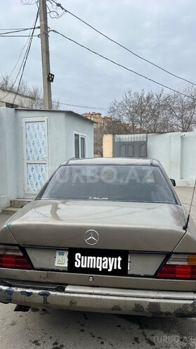 Mercedes E 260 1986, 420,000 km - 2.6 l - Sumqayıt