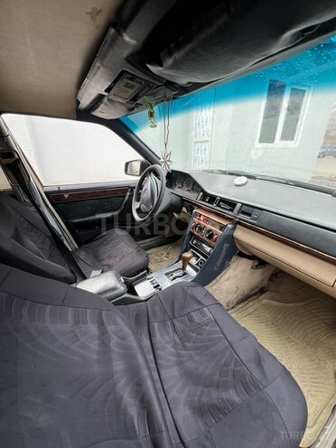 Mercedes E 260 1986, 420,000 km - 2.6 l - Sumqayıt