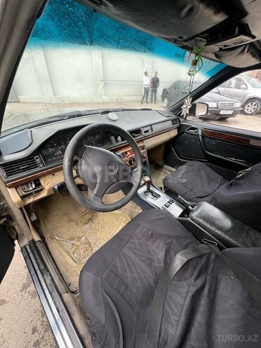 Mercedes E 260 1986, 420,000 km - 2.6 l - Sumqayıt