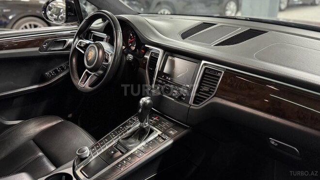 Porsche Macan Turbo-10
