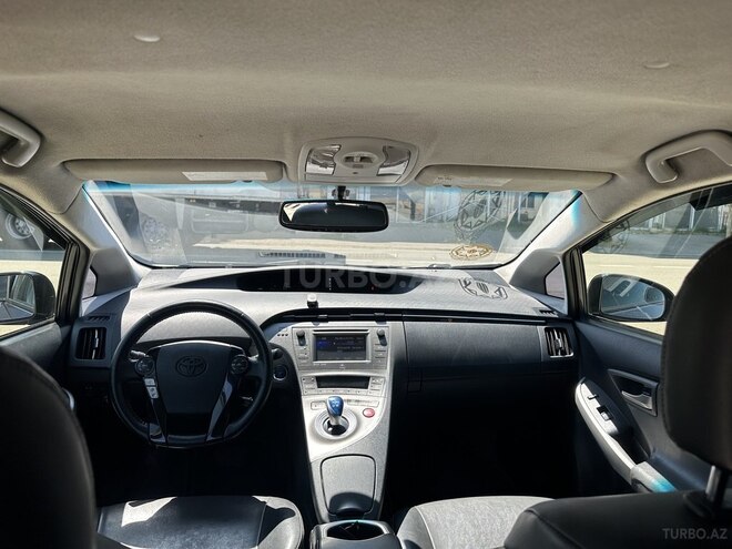 Toyota Prius 2014, 418,985 km - 1.8 л - Astara