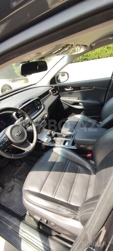 Kia Sorento-13