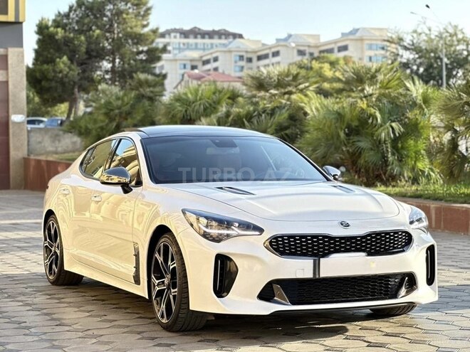 Kia Stinger-1