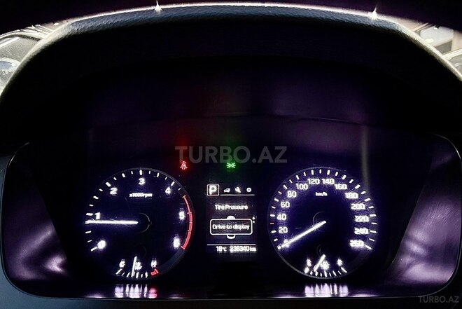 Hyundai Sonata-11