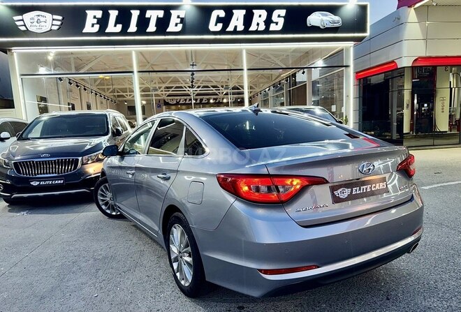 Hyundai Sonata-26