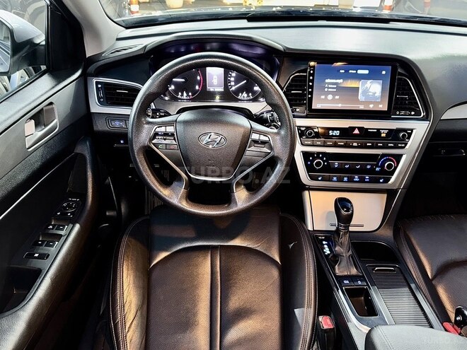 Hyundai Sonata-14