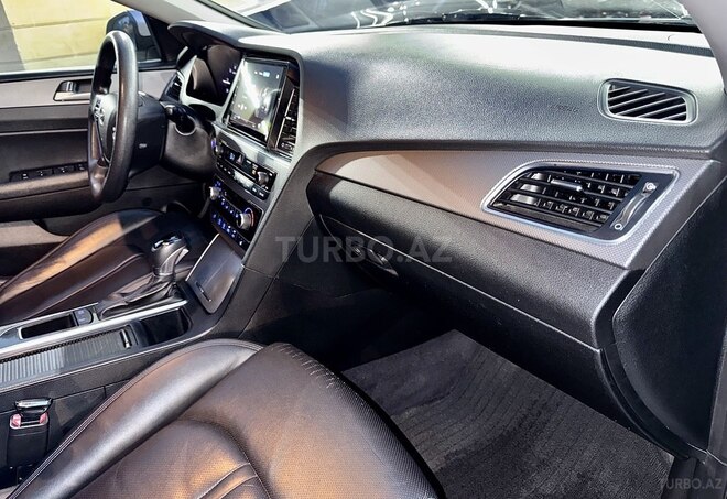 Hyundai Sonata-19