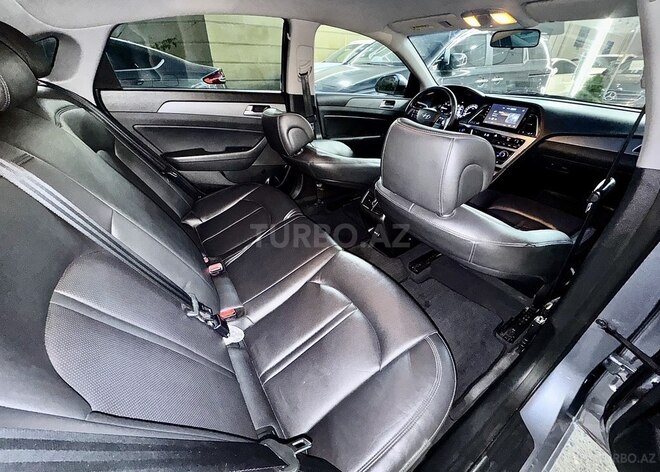 Hyundai Sonata-9