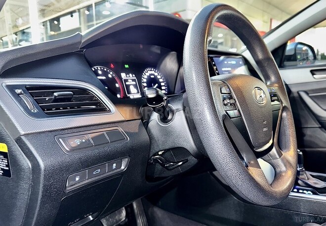 Hyundai Sonata-8