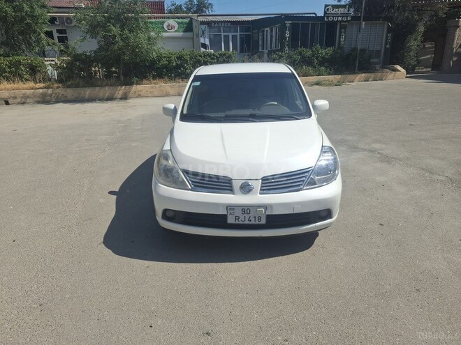 Nissan Tiida-1