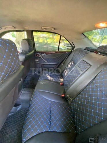 Mercedes E 220 d 2000, 419,000 km - 2.2 л - Oğuz