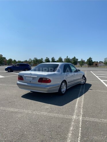 Mercedes E 200 1999, 300,000 km - 2.0 l - Gəncə