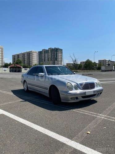 Mercedes E 200 1999, 300,000 km - 2.0 l - Gəncə