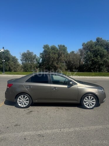 Kia Cerato-5