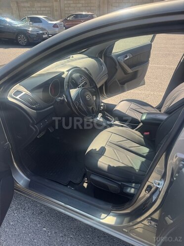 Kia Cerato-10