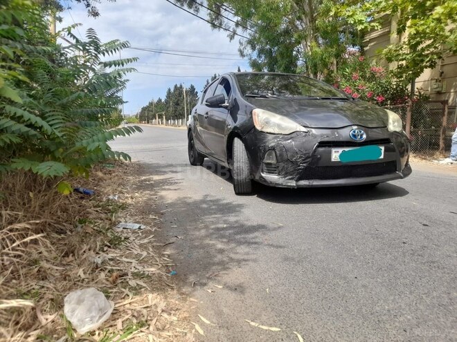 Toyota Prius C 2012, 382,000 km - 1.5 l - Bakı