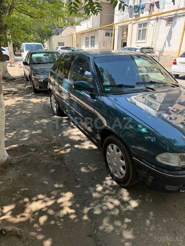 Opel Astra 1997, 300,000 km - 1.6 l - Sumqayıt