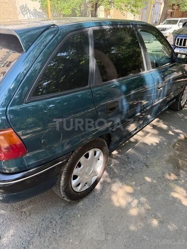 Opel Astra 1997, 300,000 km - 1.6 l - Sumqayıt
