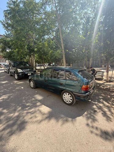 Opel Astra 1997, 300,000 km - 1.6 l - Sumqayıt