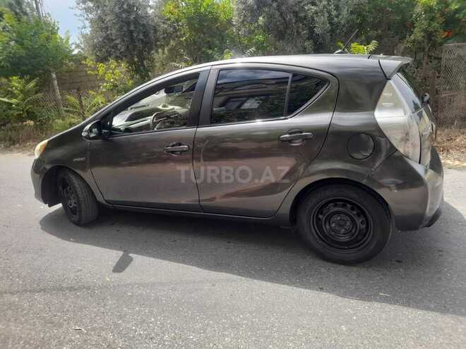 Toyota Prius C 2012, 382,000 km - 1.5 l - Bakı