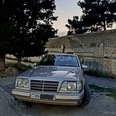 Mercedes E 220 1995, 335,000 km - 2.2 l - Sumqayıt