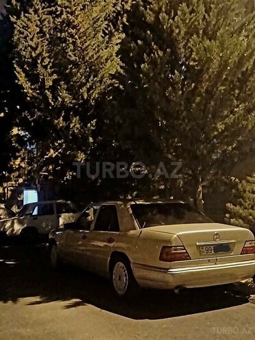 Mercedes E 220 1995, 335,000 km - 2.2 l - Sumqayıt
