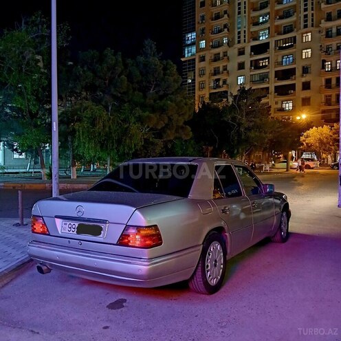 Mercedes E 220 1995, 335,000 km - 2.2 l - Sumqayıt