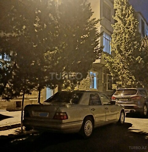 Mercedes E 220 1995, 335,000 km - 2.2 l - Sumqayıt