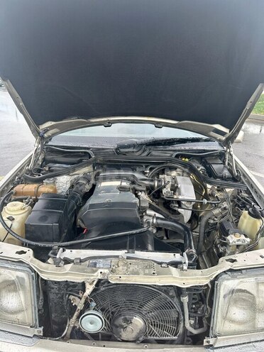 Mercedes E 220 1995, 335,000 km - 2.2 l - Sumqayıt