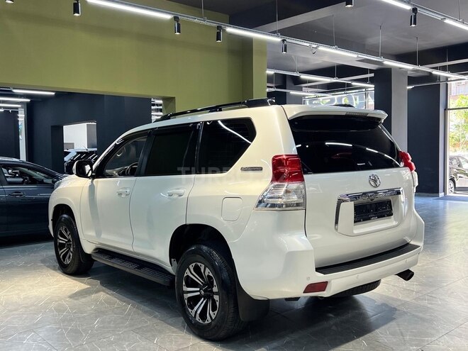 Toyota Land Cruiser Prado-6