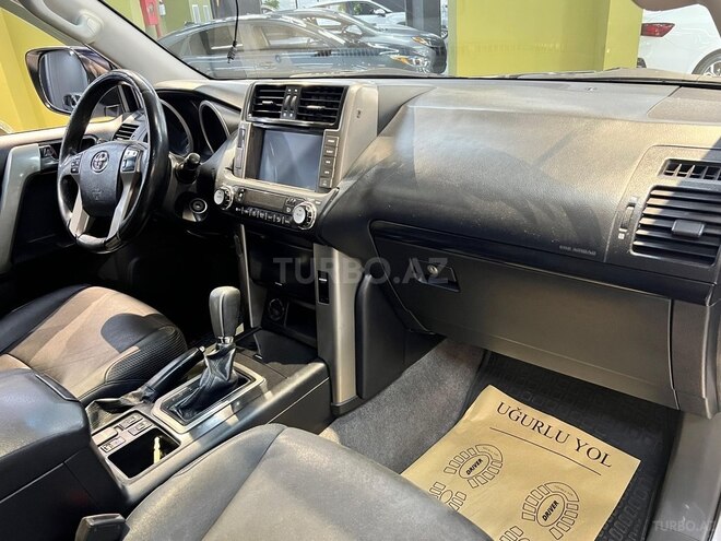 Toyota Land Cruiser Prado-12