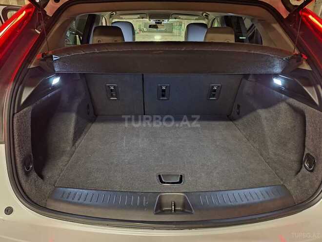 Cadillac XT4-11