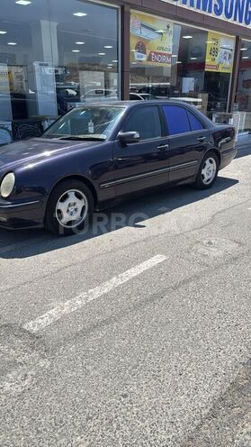 Mercedes E 240 1999, 250,000 km - 2.4 l - Bakı