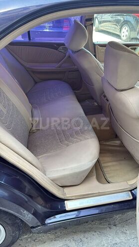 Mercedes E 240 1999, 250,000 km - 2.4 l - Bakı