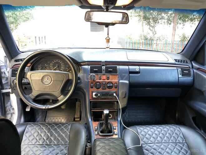 Mercedes E 230 1996, 234,079 km - 2.3 l - Sumqayıt