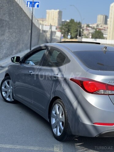 Hyundai Elantra 2015, 180,247 km - 1.8 l - Bakı