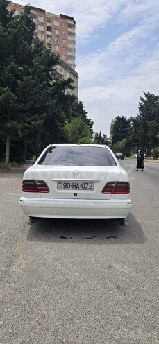 Mercedes E 220 d 2000, 375,000 km - 2.0 л - Bakı