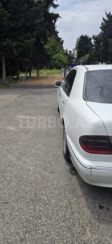 Mercedes E 220 d 2000, 375,000 km - 2.0 л - Bakı