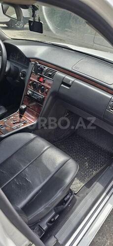 Mercedes E 220 d 2000, 375,000 km - 2.0 л - Bakı